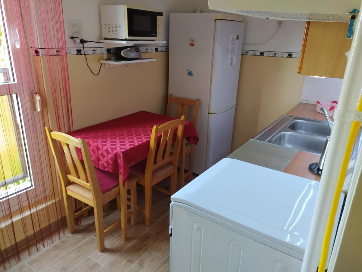 Krenusz Vendeghaz. Apartment Kaposvar Bagian luar foto