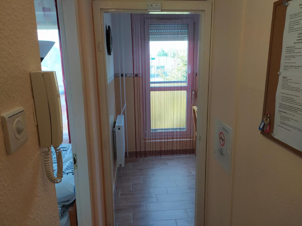 Krenusz Vendeghaz. Apartment Kaposvar Bagian luar foto